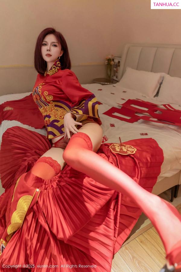   [XiuRen]高清写真图 2025.03.11 No.9995 白芷yy 丝袜美腿第16张图片